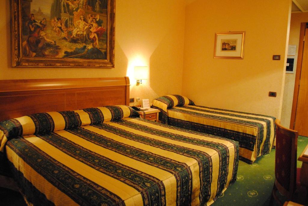 Colonna Hotel Фраскати Номер фото