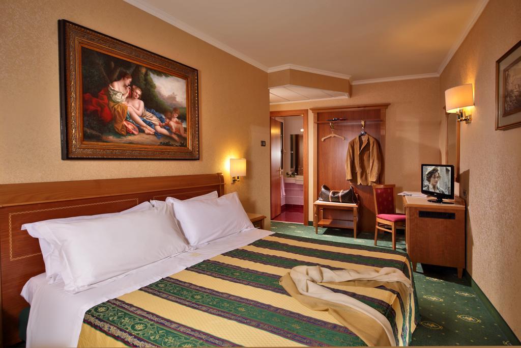 Colonna Hotel Фраскати Экстерьер фото