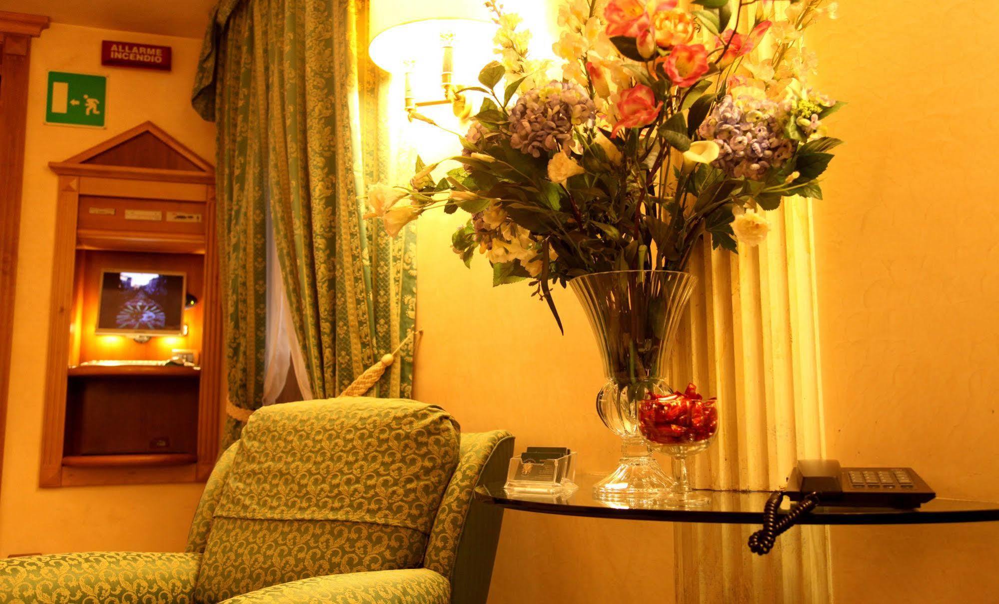 Colonna Hotel Фраскати Экстерьер фото